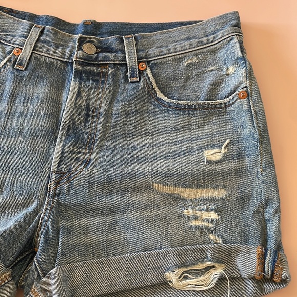 Levi’s Boyfriend Denim Shorts - Picture 4 of 9